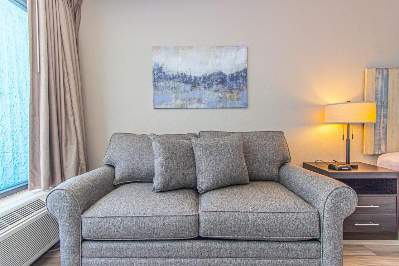 Landmark Resort King Suite Unit 710 Beautifully Updated Sleeps 4 默特尔比奇 客房 照片